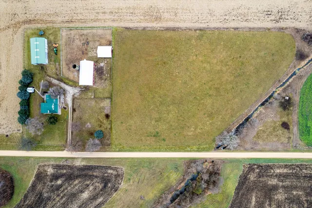 $700,000 | 16645 Lasher Road, Hinckley, IL 60520