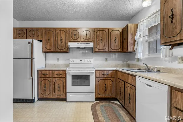 $224,400 | 2920 Highway 221, Doe Run, MO 63637