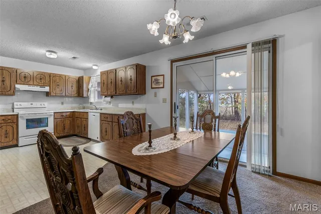 $224,400 | 2920 Highway 221, Doe Run, MO 63637