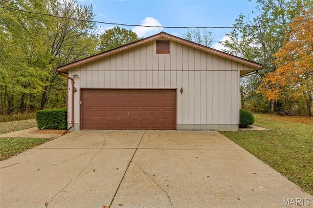 $224,400 | 2920 Highway 221, Doe Run, MO 63637