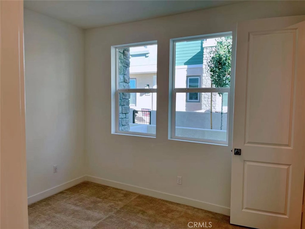 455 Palermo Lake Forest, CA 92630 - Photo 7 of 14