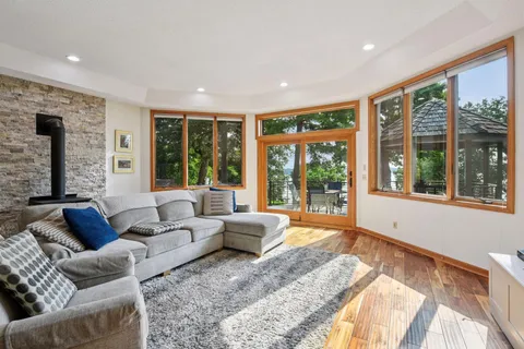 $1,695,000 | 2960 Highland Court, Mound, MN 55364