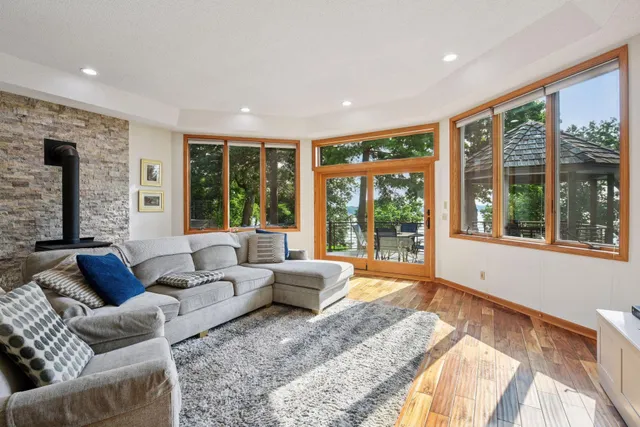 $1,600,000 | 2960 Highland Court, Mound, MN 55364