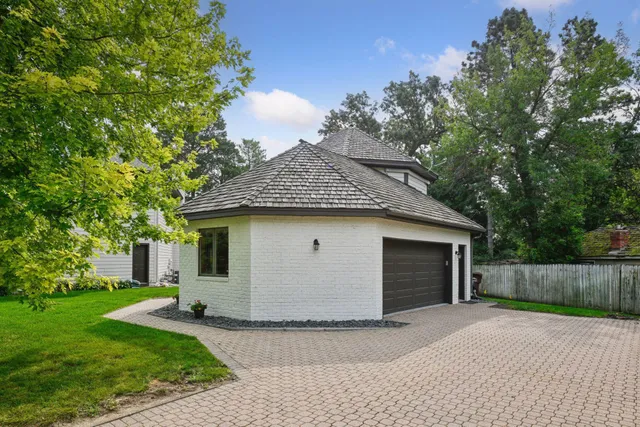 $1,600,000 | 2960 Highland Court, Mound, MN 55364