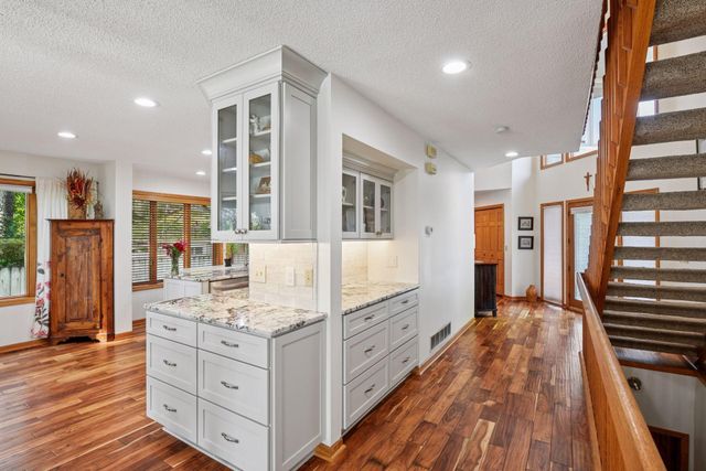 $1,600,000 | 2960 Highland Court, Mound, MN 55364