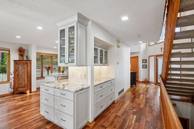 $1,600,000 | 2960 Highland Court, Mound, MN 55364