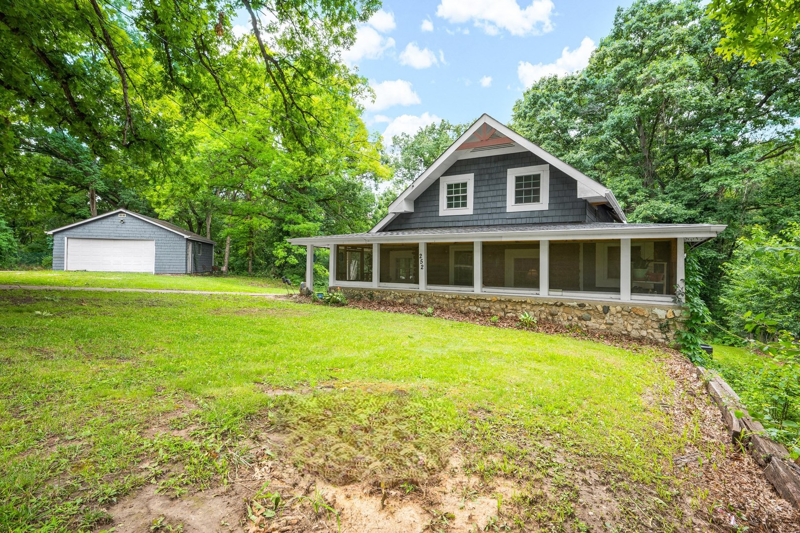 252 Sylvan Lane Creve Coeur, IL 61610 - Photo 1 of 30