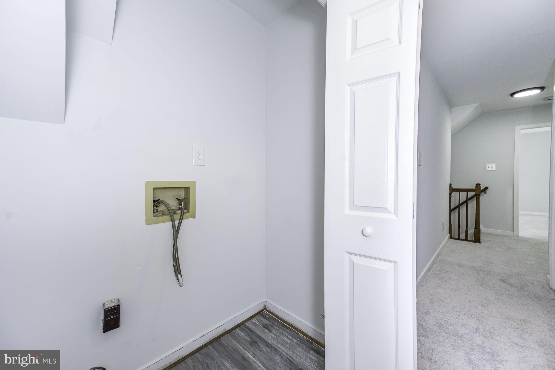9281 Drawbridge Road Mechanicsville, VA 23116 - Photo 25 of 43 Bright and airy laundry nook.