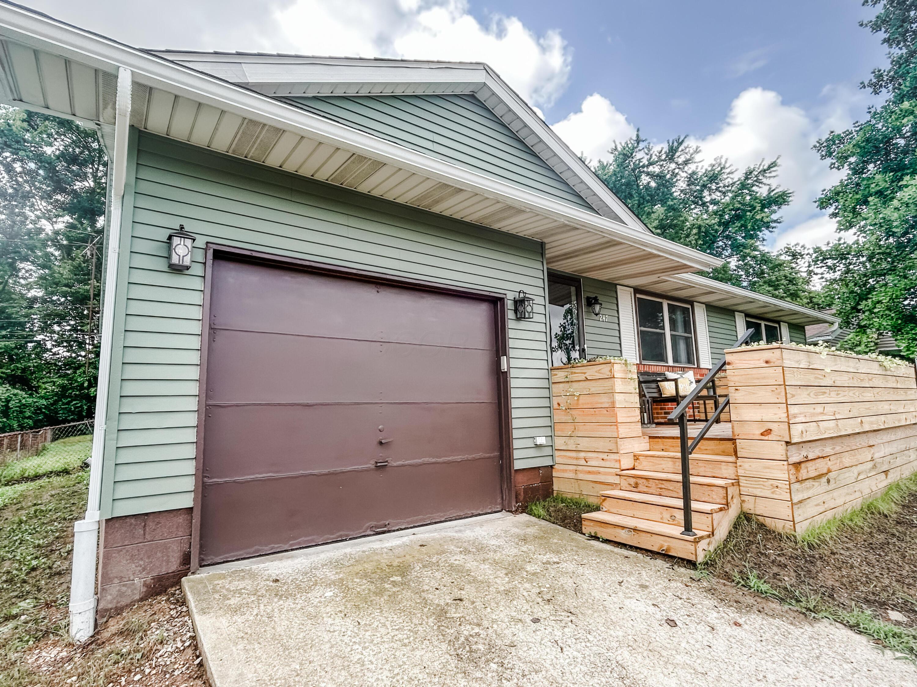 247 Lonepine Road Delaware, OH 43015 - Photo 3 of 32 03_beyc6a8c606c1288e
