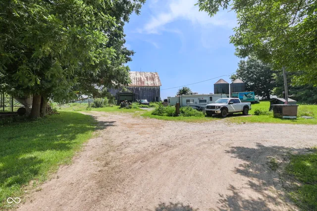 $1,900,000 | 7207 North County Road 200 West, Lizton, IN 46149