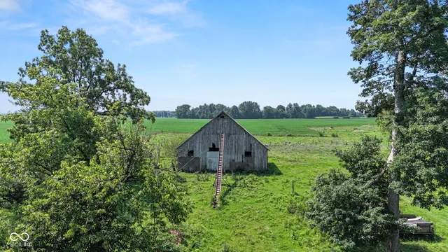 $1,900,000 | 7207 North County Road 200 West, Lizton, IN 46149