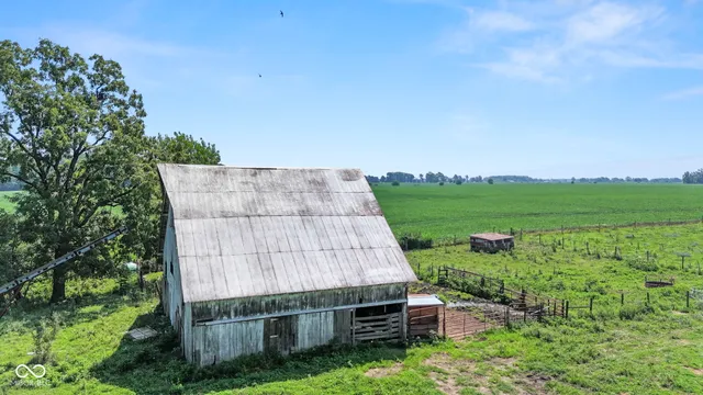 $1,900,000 | 7207 North County Road 200 West, Lizton, IN 46149