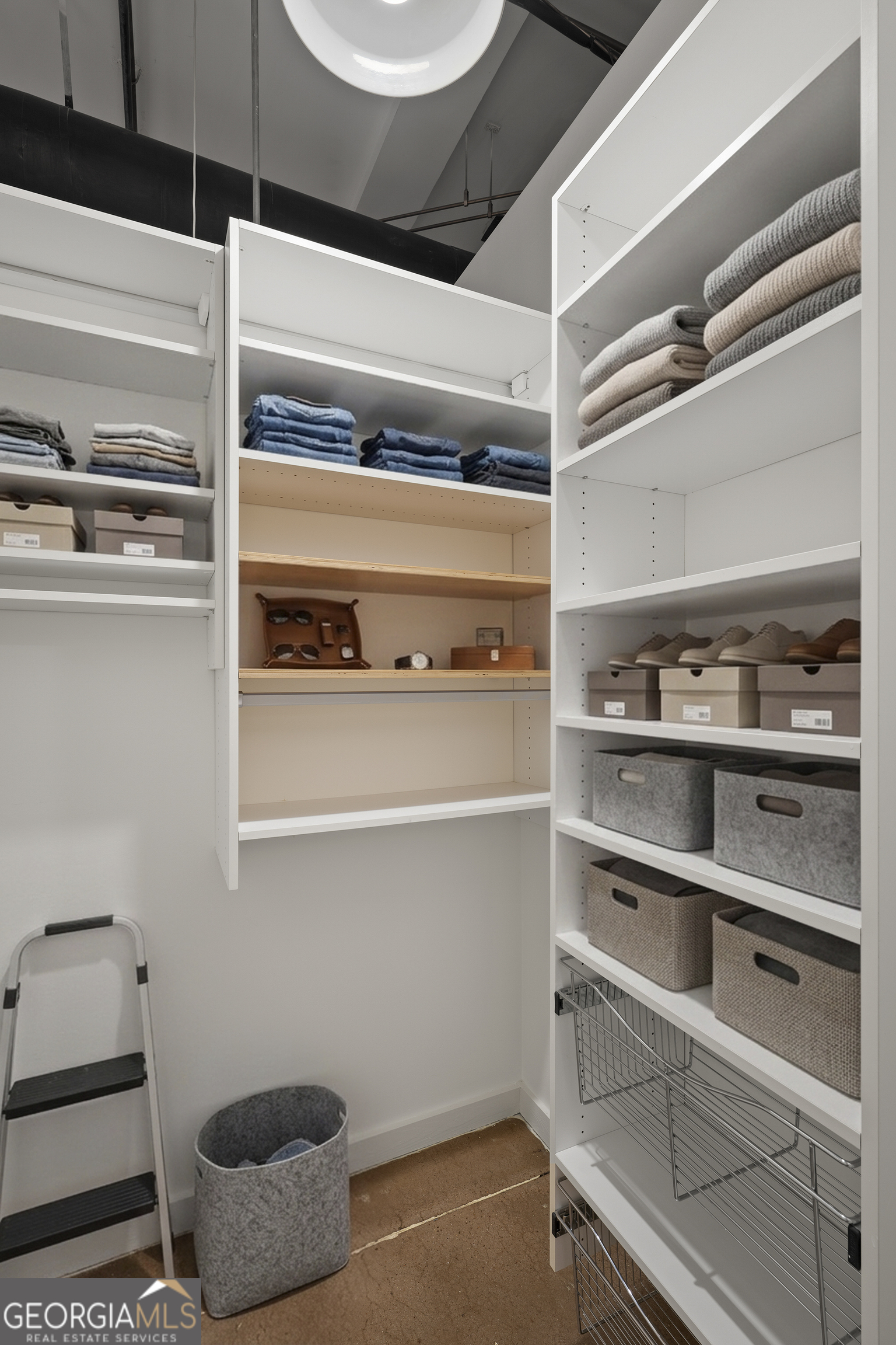 585 White Circle, Unit 509 Athens, GA 30605 - Photo 27 of 42 a view of an empty walk in closet