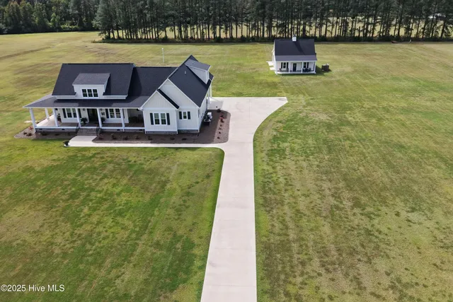 $849,000 | 260 Southwind Drive, Washington, NC 27889