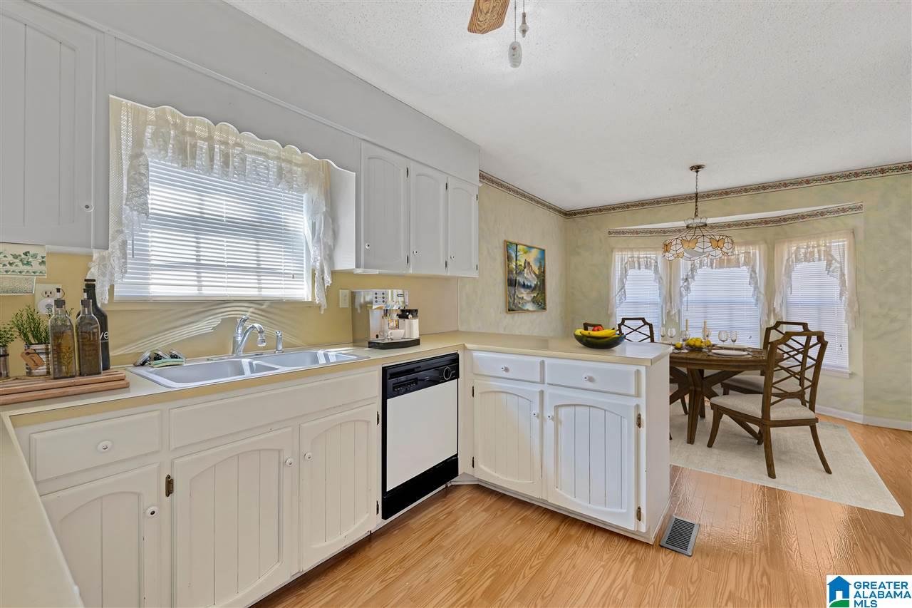 136 Dee Hendrix Road Bessemer, AL 35023 - Photo 4 of 26
