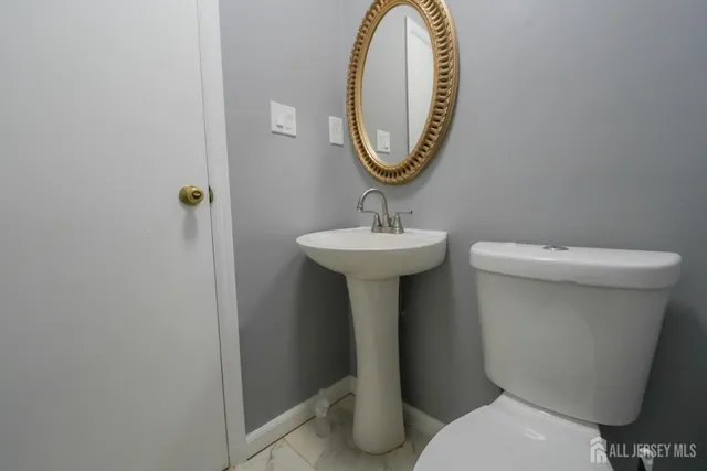 $565,000 | 1308 Merrywood Drive, Edison, NJ 08817