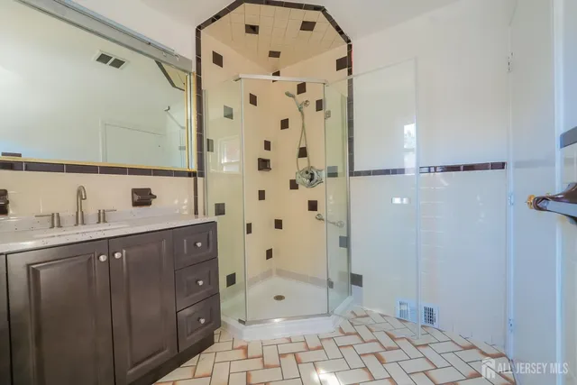 $565,000 | 1308 Merrywood Drive, Edison, NJ 08817