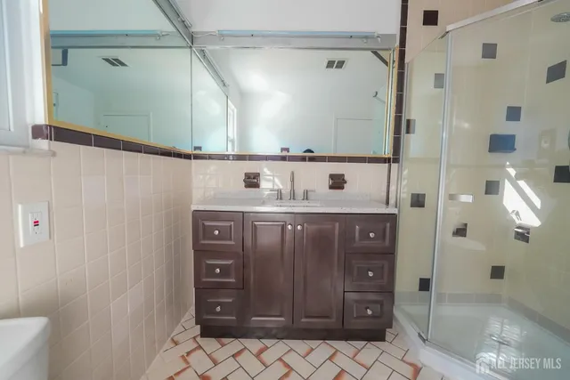 $565,000 | 1308 Merrywood Drive, Edison, NJ 08817