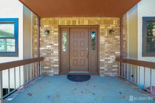 $565,000 | 1308 Merrywood Drive, Edison, NJ 08817