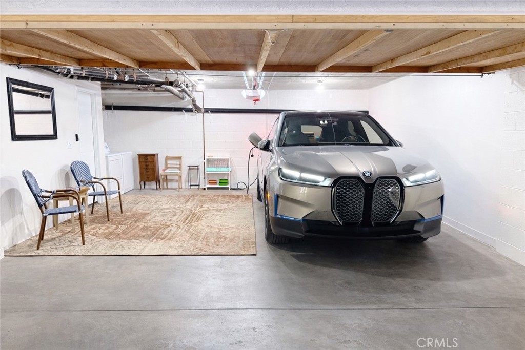 1108 18th Street, Unit 7 Santa Monica, CA 90403 - Photo 23 of 26 a car parked in garage