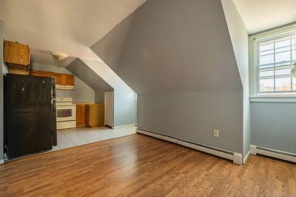 $1,450 | 56 Park Avenue, Unit 301, Bridgeport, CT 06604