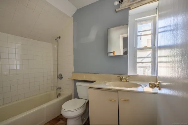 $1,450 | 56 Park Avenue, Unit 301, Bridgeport, CT 06604