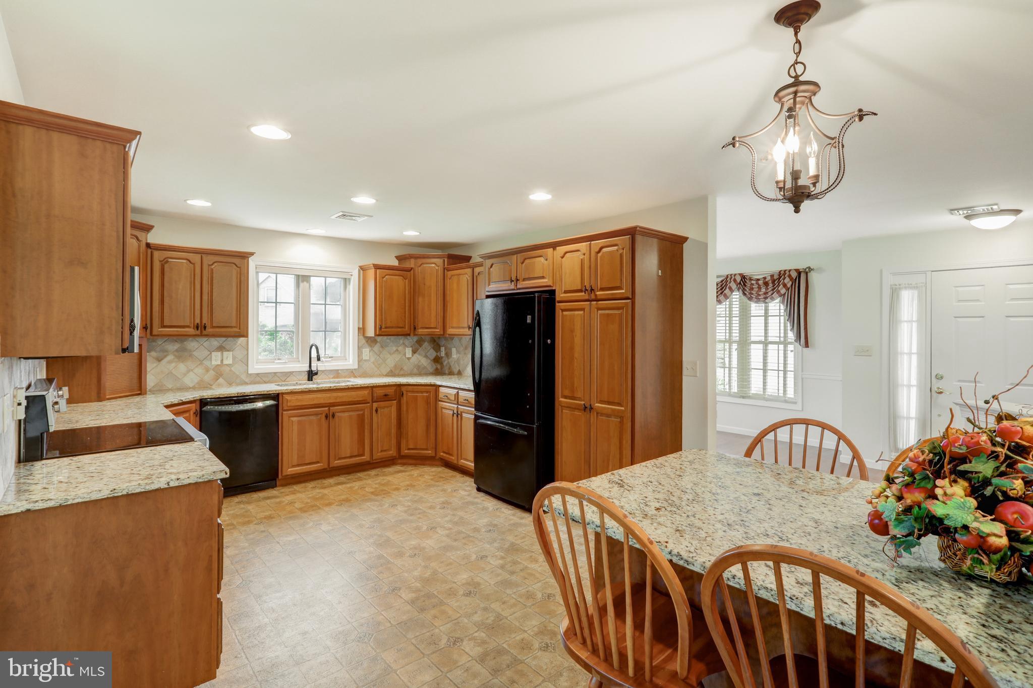 749 Heather Ridge Manheim, PA 17545 - Photo 11 of 57 Kitchen