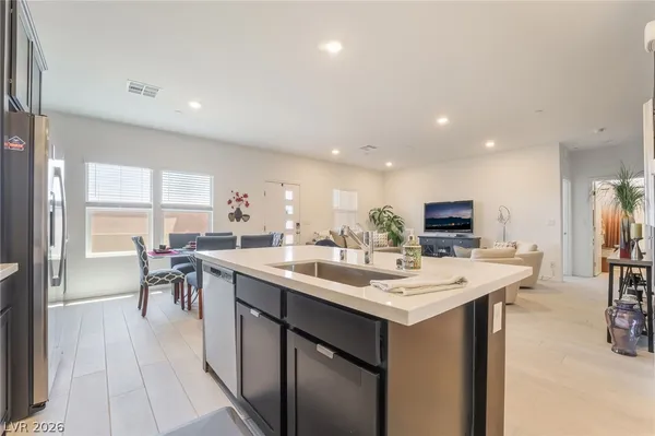$2,750 | 292 Whitney Crest Street, Henderson, NV 89015