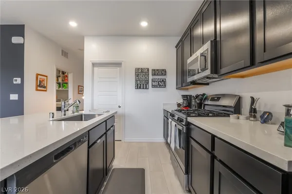 $2,750 | 292 Whitney Crest Street, Henderson, NV 89015