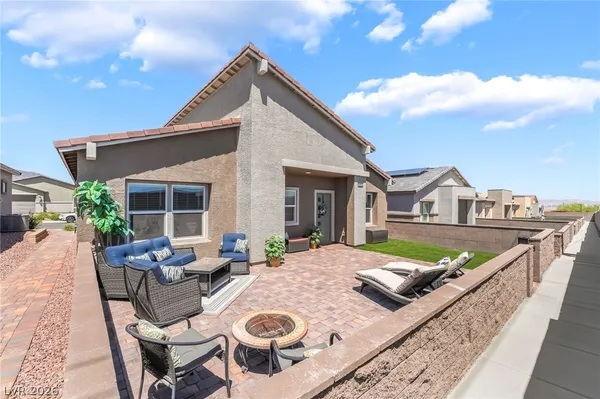 $2,750 | 292 Whitney Crest Street, Henderson, NV 89015