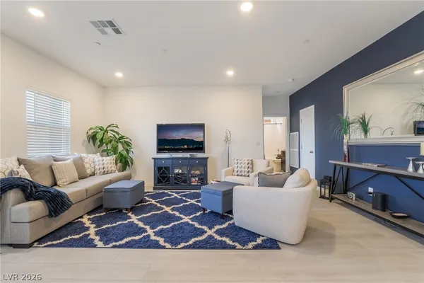 $2,750 | 292 Whitney Crest Street, Henderson, NV 89015