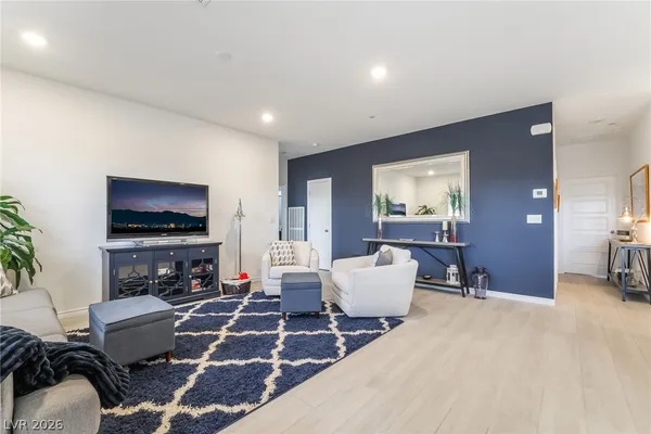 $2,750 | 292 Whitney Crest Street, Henderson, NV 89015