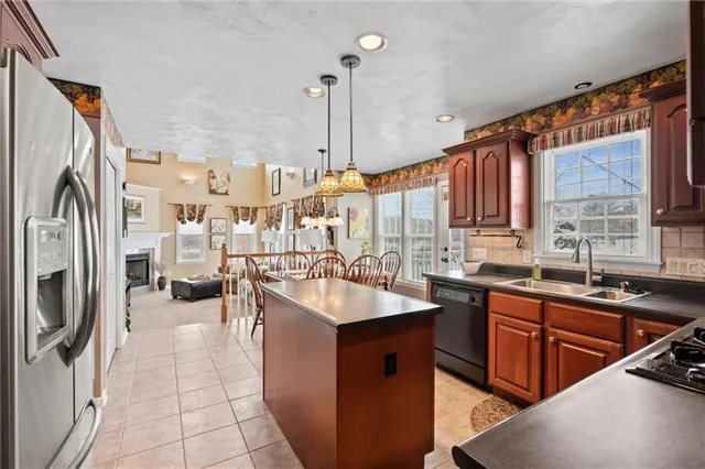 $599,900 | 1004 Deveron Court, Jeannette, PA 15644