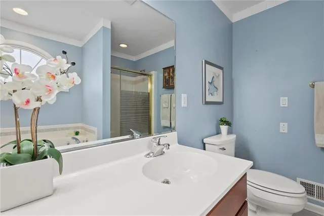 $599,900 | 1004 Deveron Court, Jeannette, PA 15644