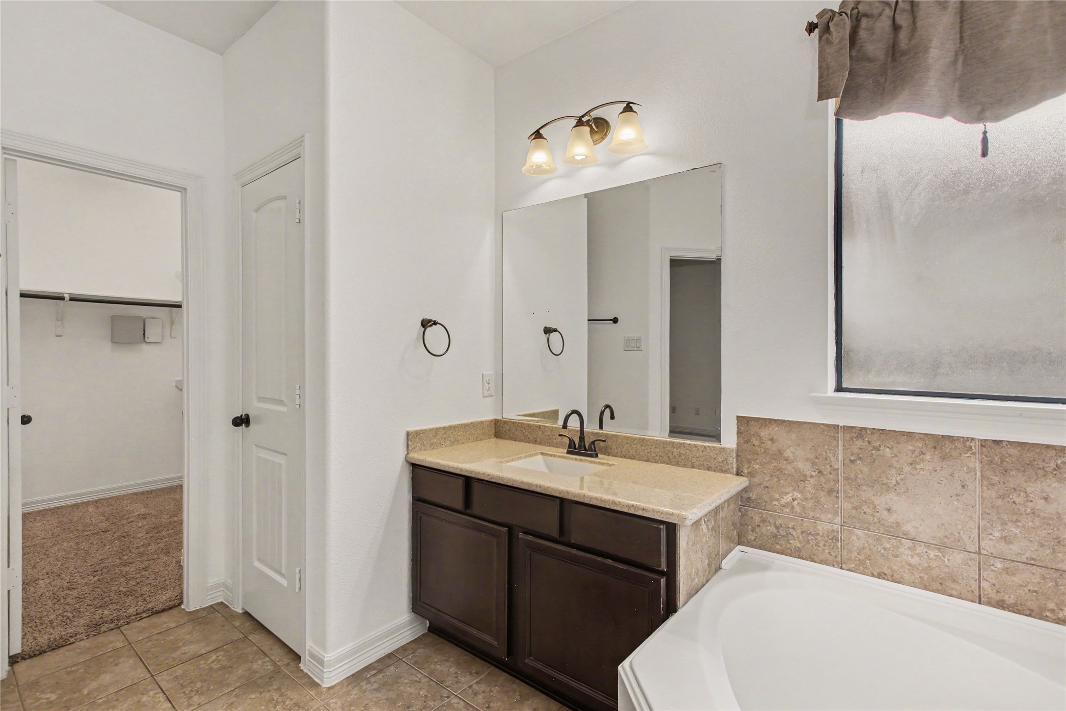 25142 Alina Lane Spring, TX 77386 - Photo 28 of 39 Primary bathroom