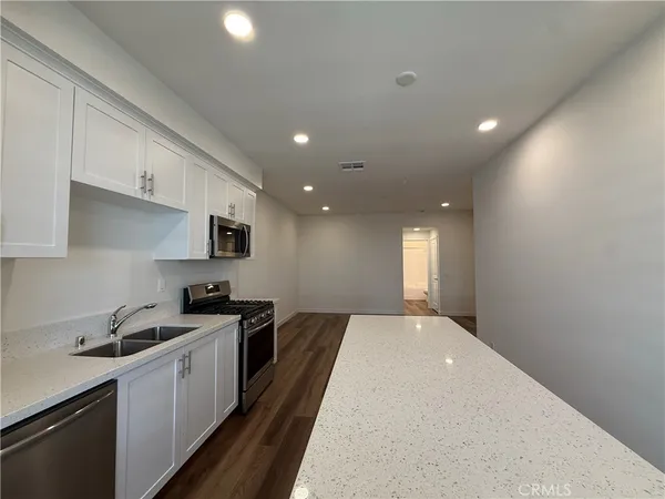 $3,900 | 3 Bigsby Drive, Stanton, CA 90680