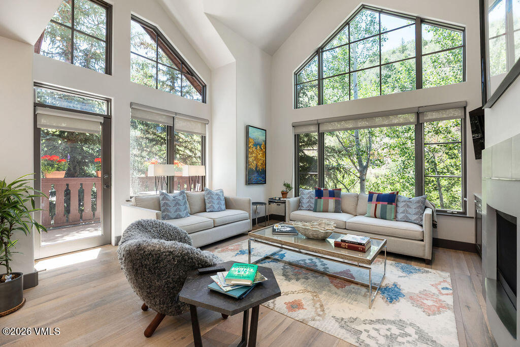 2606_aspenwood_313_interior_living_b