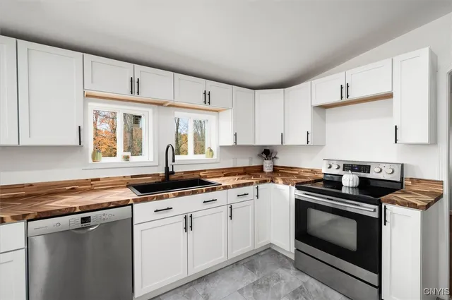 $320,000 | 9722 Highway 28, Russia, NY 13431