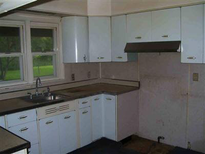 4250 Lapeer Road Burton, MI 48509 - Photo 4 of 7 20137507-3.JPG