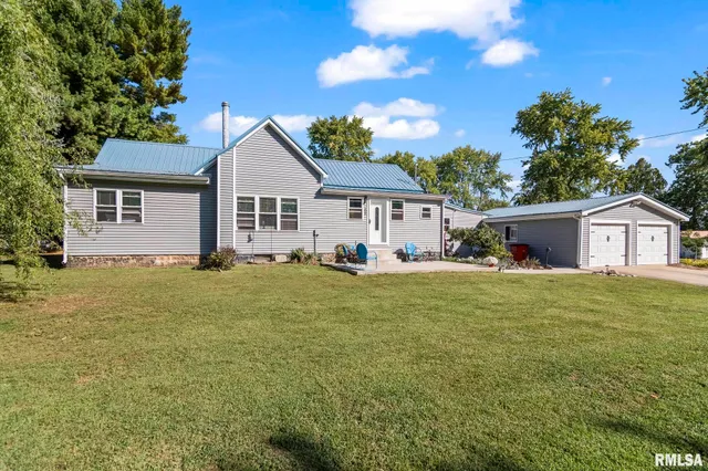 $164,900 | 308 Dayton Street, Tower Hill, IL 62571