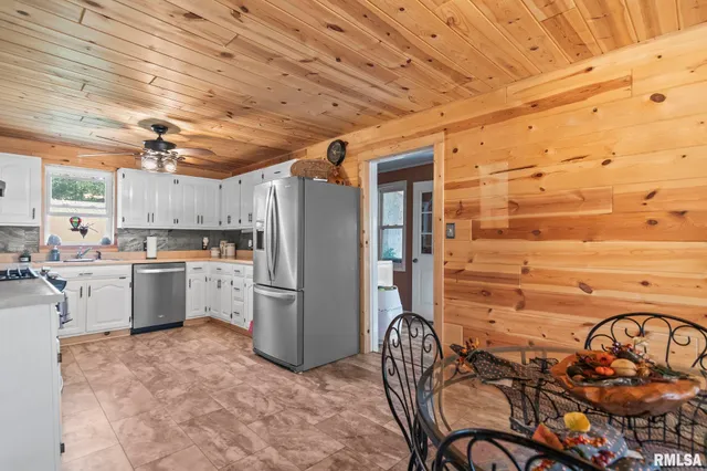 $164,900 | 308 Dayton Street, Tower Hill, IL 62571