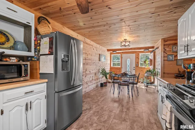 $164,900 | 308 Dayton Street, Tower Hill, IL 62571