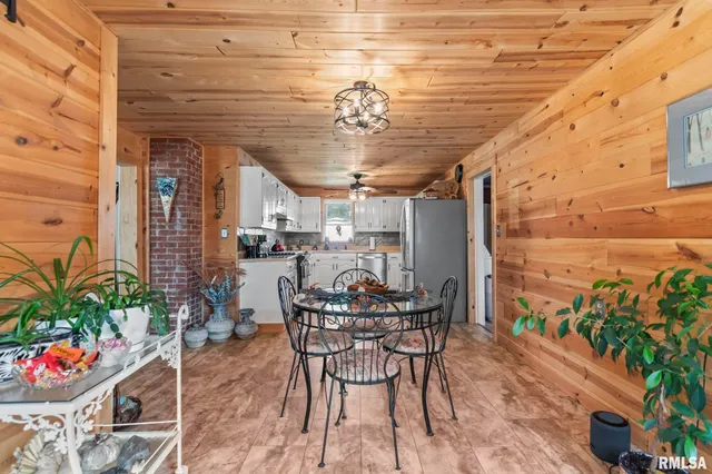 $164,900 | 308 Dayton Street, Tower Hill, IL 62571