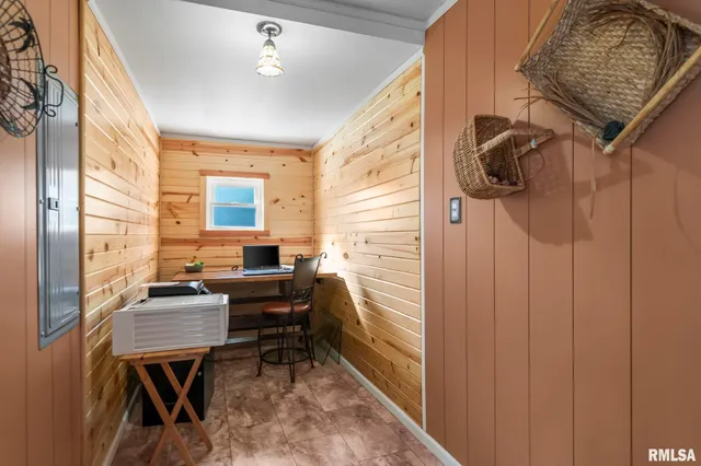 $164,900 | 308 Dayton Street, Tower Hill, IL 62571