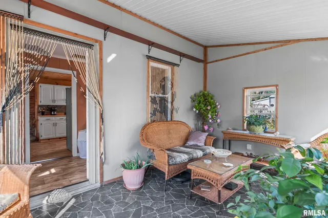 $164,900 | 308 Dayton Street, Tower Hill, IL 62571