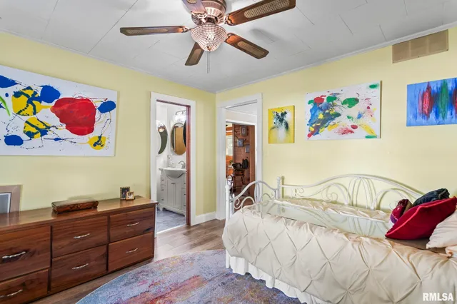 $164,900 | 308 Dayton Street, Tower Hill, IL 62571