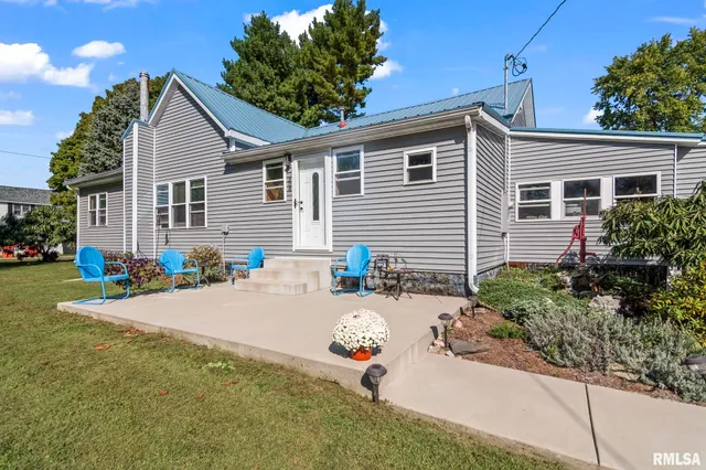 $164,900 | 308 Dayton Street, Tower Hill, IL 62571