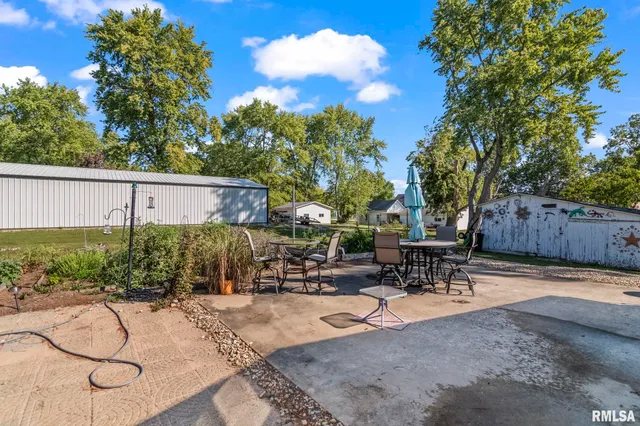 $164,900 | 308 Dayton Street, Tower Hill, IL 62571