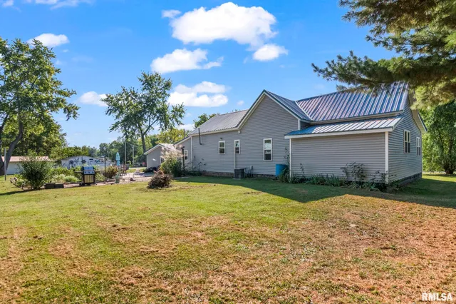 $164,900 | 308 Dayton Street, Tower Hill, IL 62571