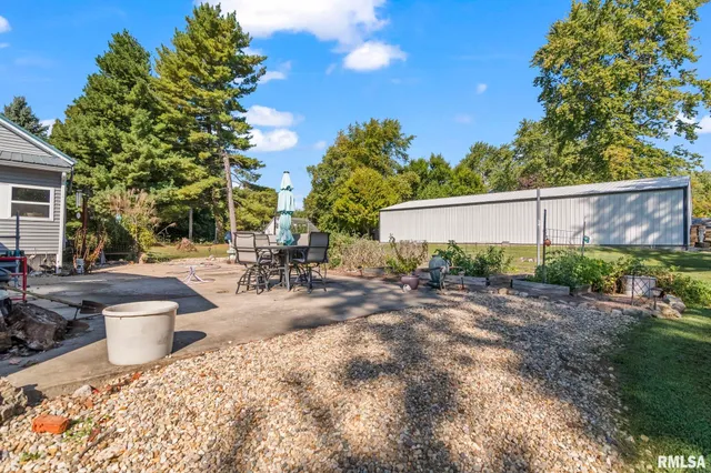 $164,900 | 308 Dayton Street, Tower Hill, IL 62571